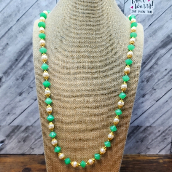 Gilded Garden 32 inch Necklace Freahwater pearls and Green Glass Aprilsplace - Picture 2 of 8